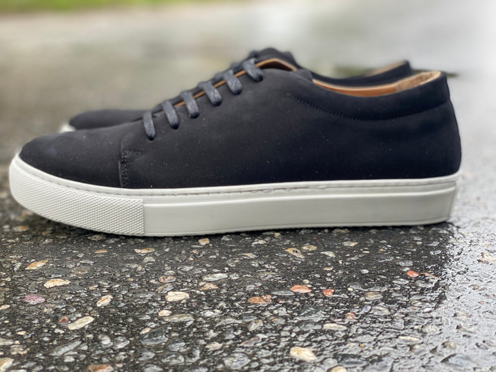 Laban nubuck black